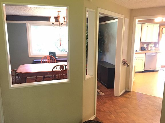 3rd image of 2516 NE 45th St #4