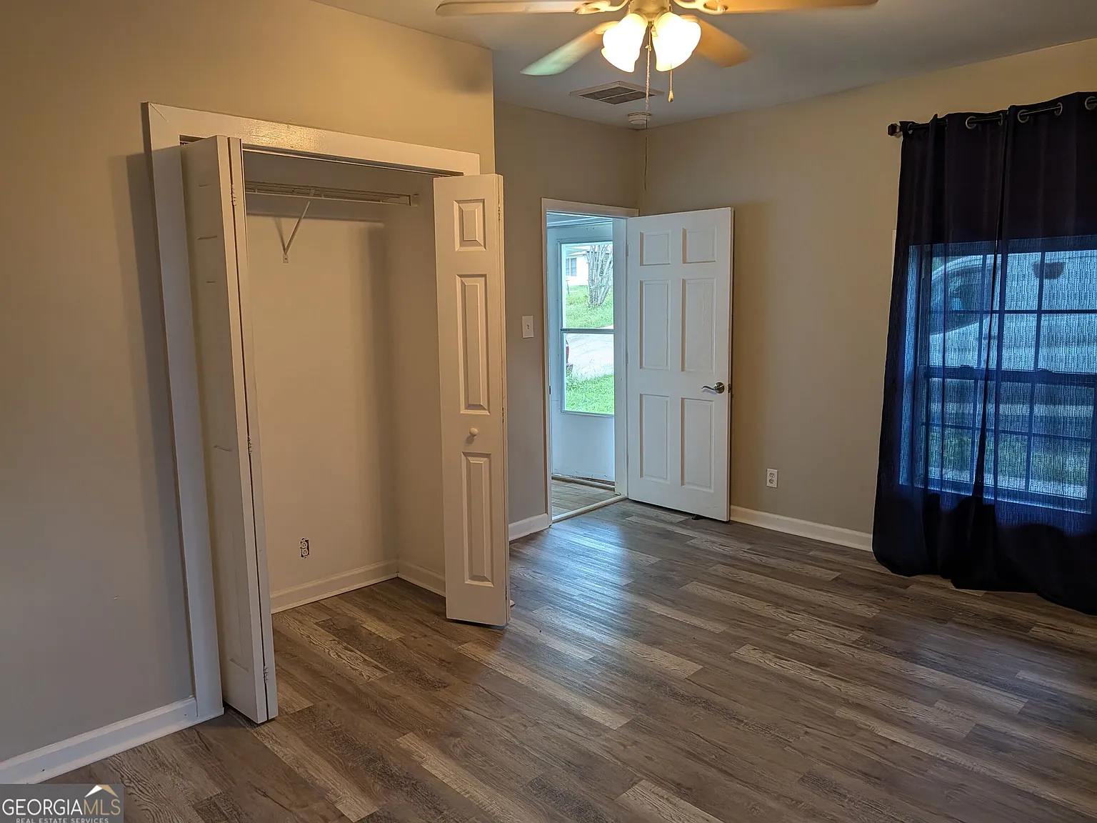 2 bed, 2.0 bath, 1050 sqft, $1,350 — Photo 3