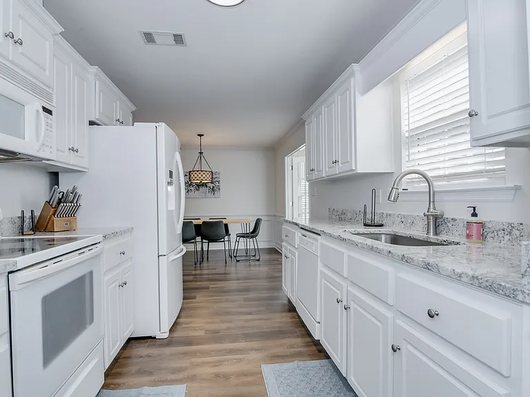2044 Lillian Dr #1 — Photo 9
