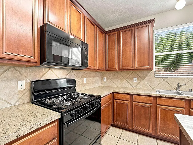 16726 Vivian Point Ln — Photo 14