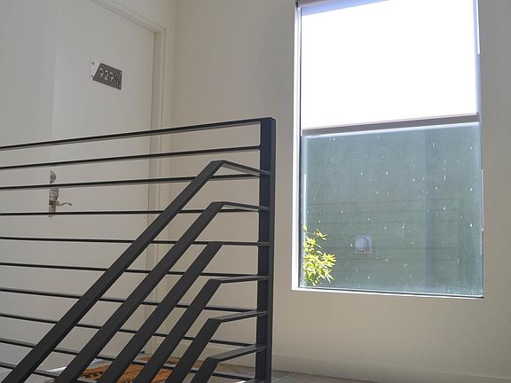 2nd image of 929 Parkman Ave #1/2