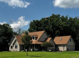 2711 Haines Rd, Lapeer, MI 48446