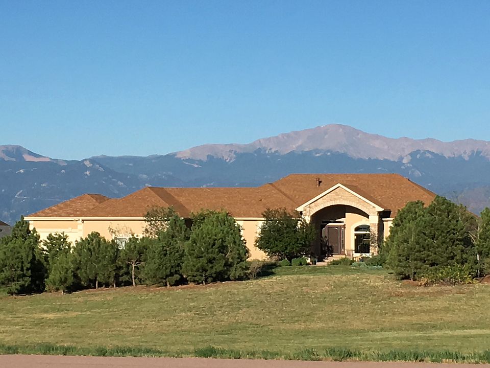 Fantastic View of Pikes Peak