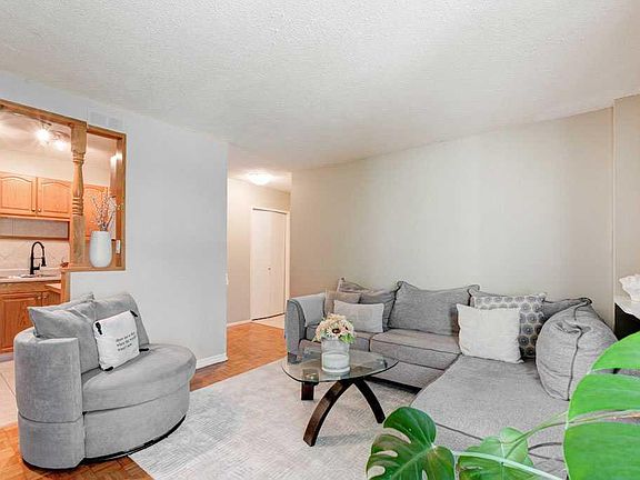 4th image of 315 Heritage Dr SE #222