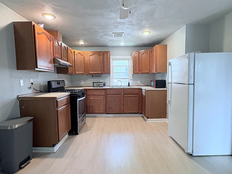 97 Fairview Ave #2 — Photo 9
