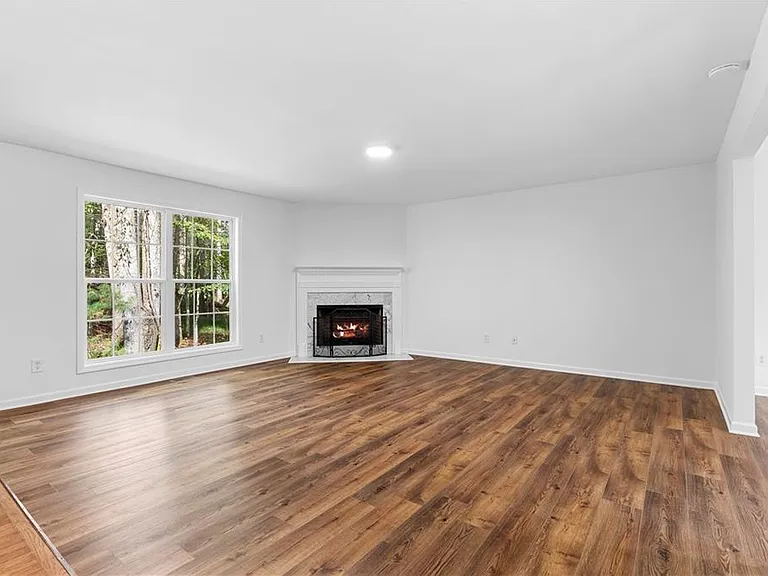 80 Castle Ct — Photo 26