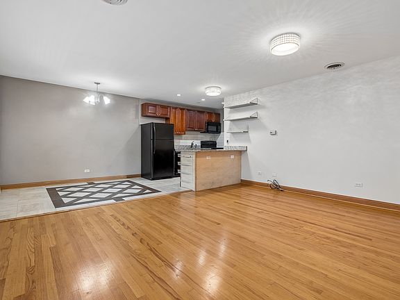 3rd image of 409 Lathrop Ave APT 1B