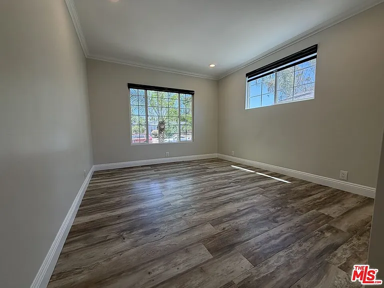 4747 Cartwright Ave — Photo 34