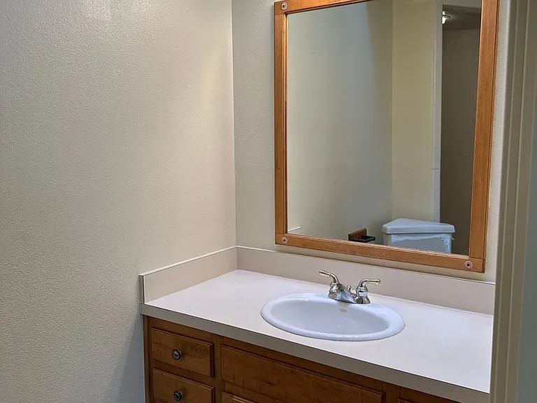 2301 Post Oak Rd — Photo 25
