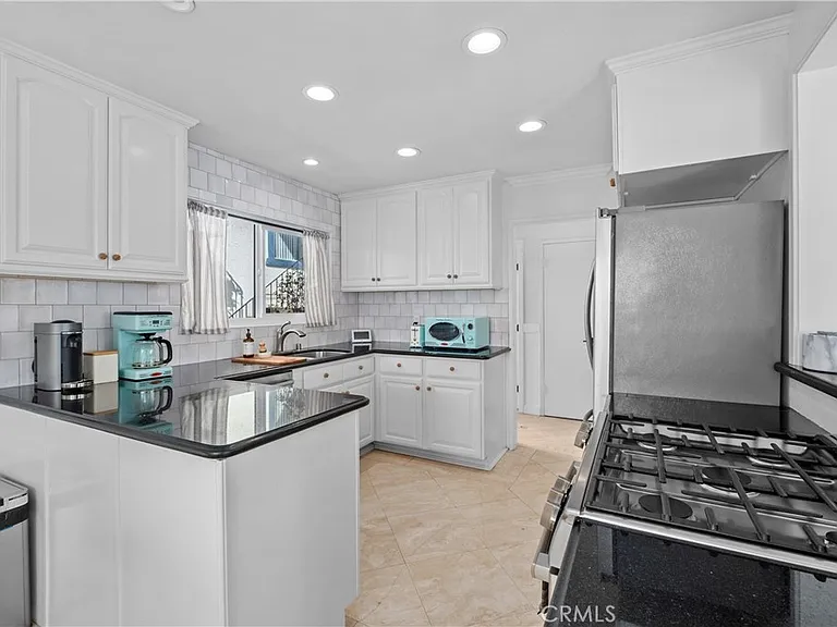 515 Monterey Ln #R-4 — Photo 8
