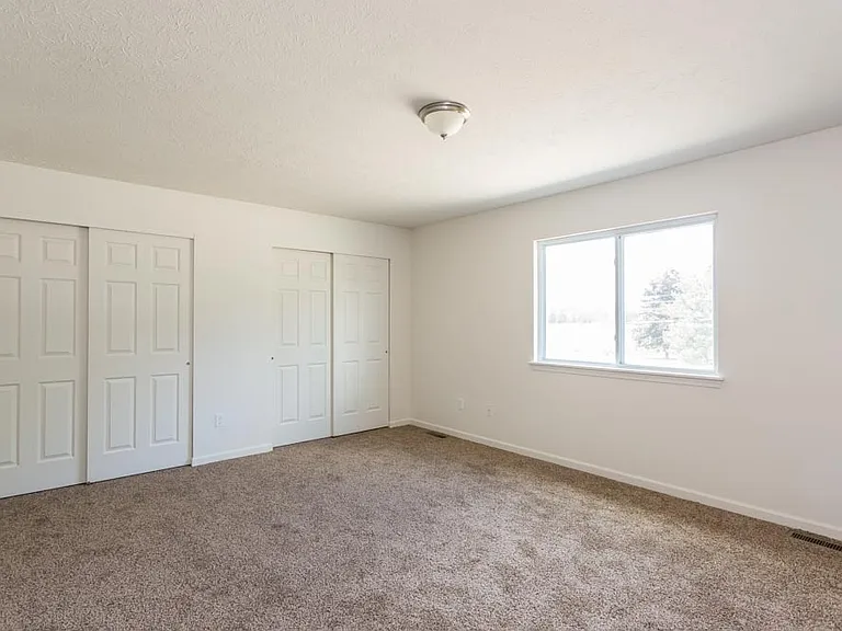 2 Silverlight Way — Photo 6