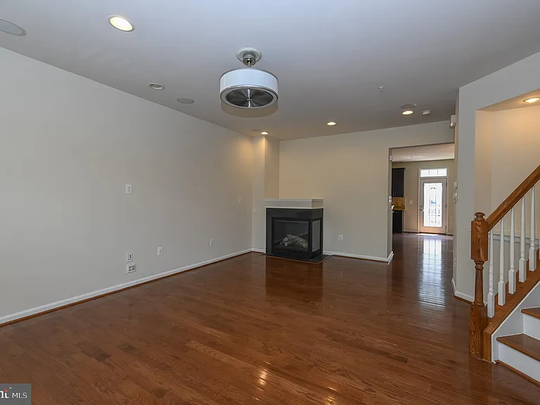 3707 Hansberry Ct NE — Photo 7