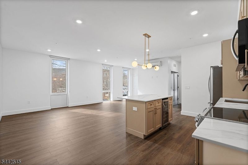 1st image of 21 Lincoln Park #100