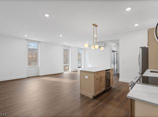 21 Lincoln Park #100, Newark, NJ 07102