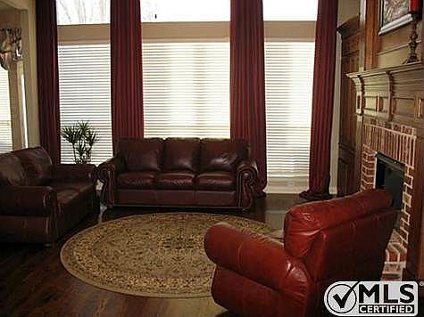 4th image of 4467 Glen Heather Dr
