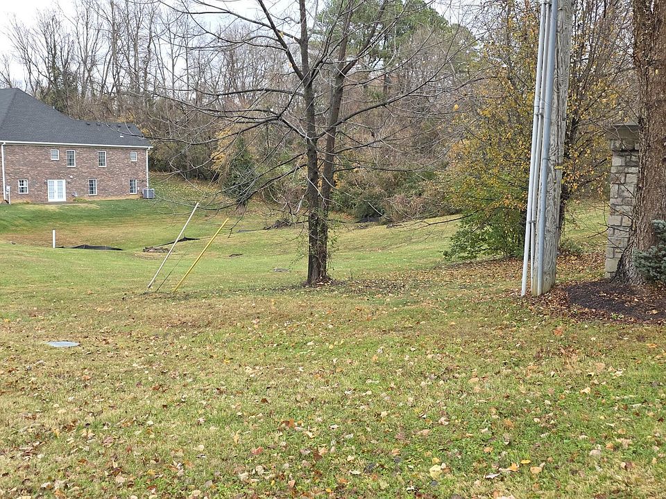 2nd image of 7913 Cresthaven Dr