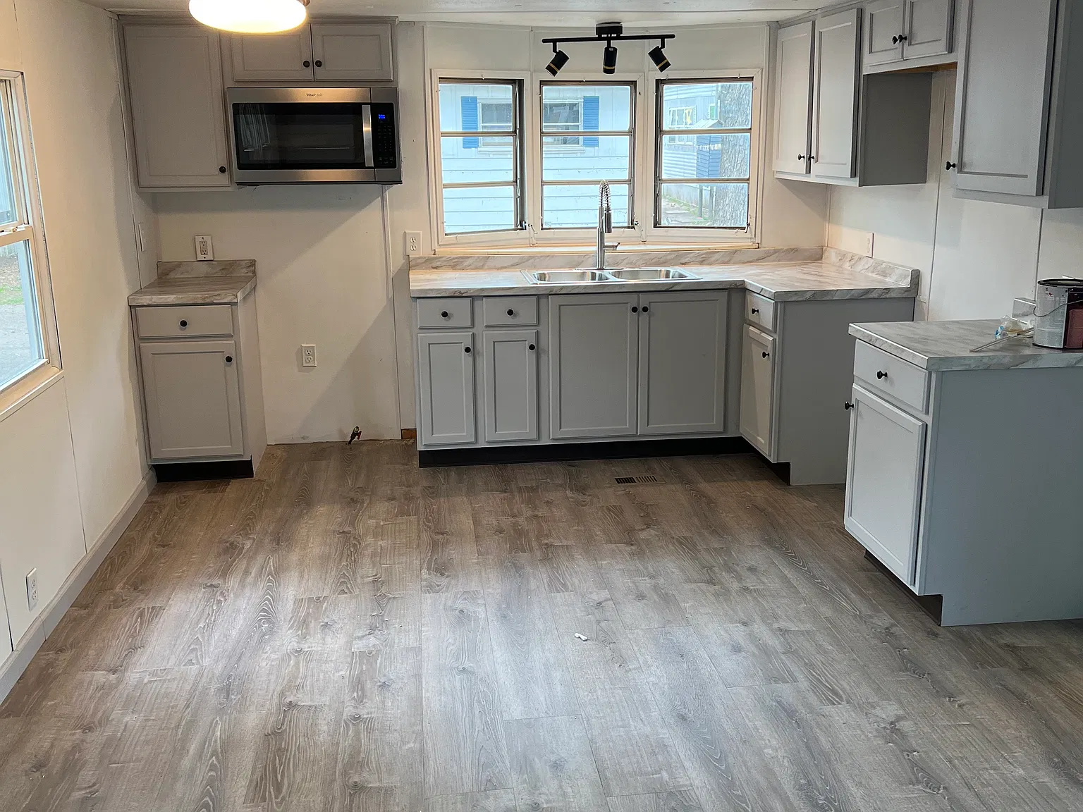 2 bed, 650 sqft, $995 — Photo 2