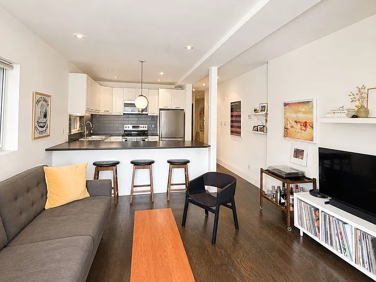 20 Balsam Ave #MAIN — Photo 3