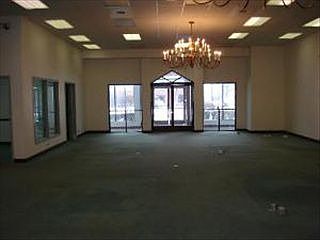 4th image of 10126 S 81st Ave