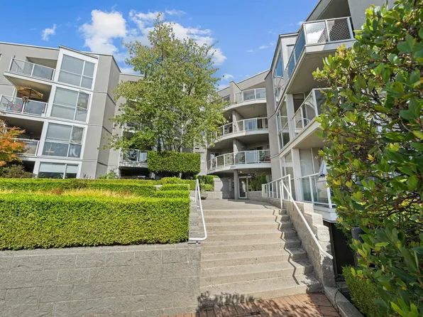 8430 Jellicoe St #409, Vancouver, BC V5S 4S7