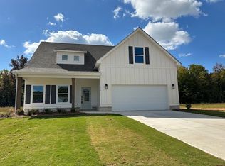 1014 Catherine Dr, Opelika, AL 36801