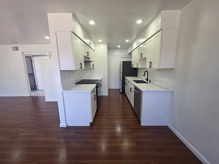 3360 Los Prados St — Photo 7
