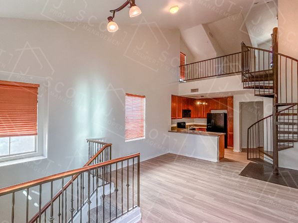 746 N Laguna Dr