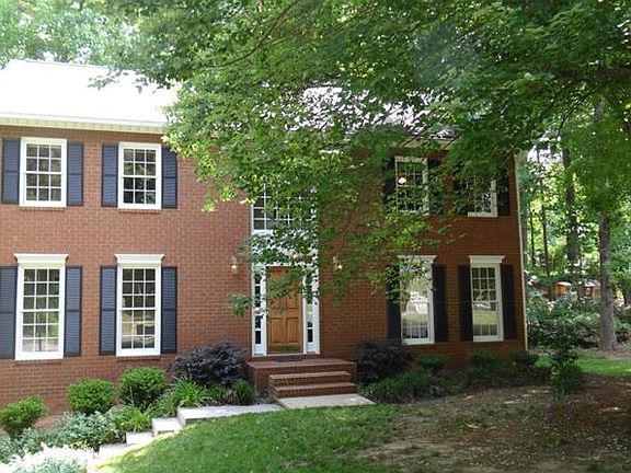 2nd image of 2313 Milstead Cir NE