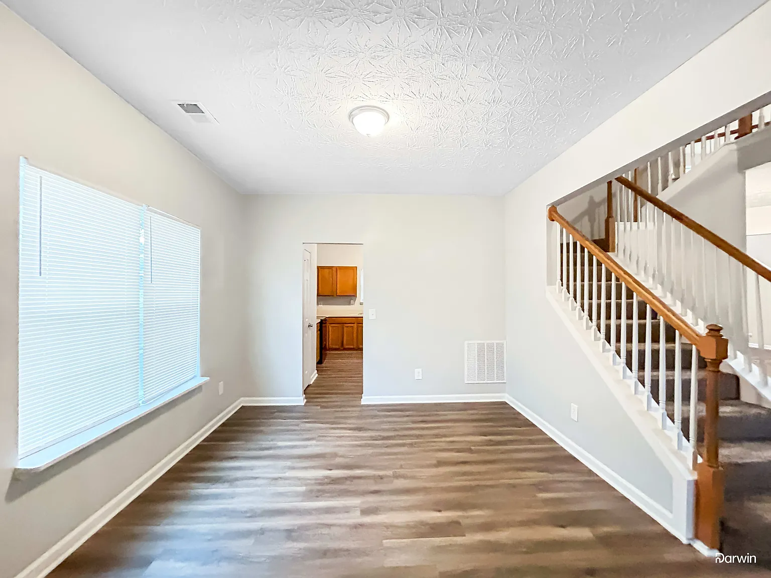 4 bed, 2.5 bath, 2644 sqft, $2,250 — Photo 4