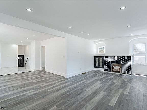 4th image of 3593 W 130th St