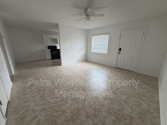 2nd image of 900 N Bay St APT 8