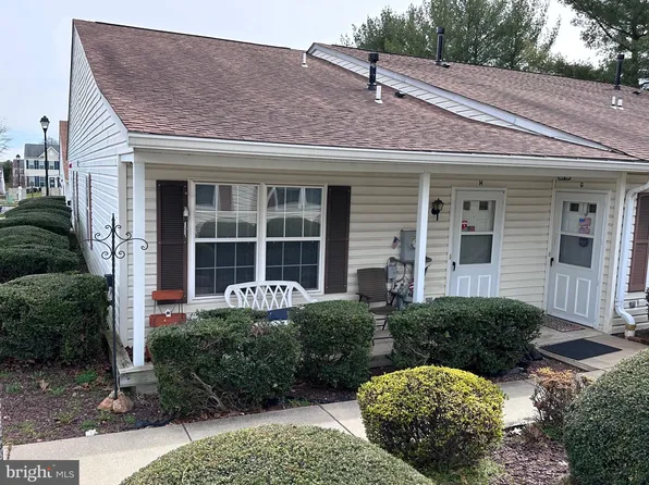 1815 Vincenza Dr APT H, Eldersburg, MD 21784