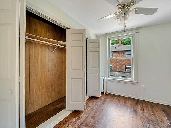 3rd image of 39 Garden Pl Floor 1