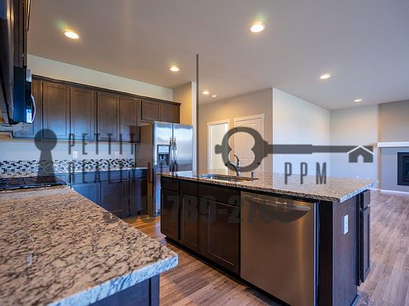 5th image of 6918 Honeylocust Ct NE