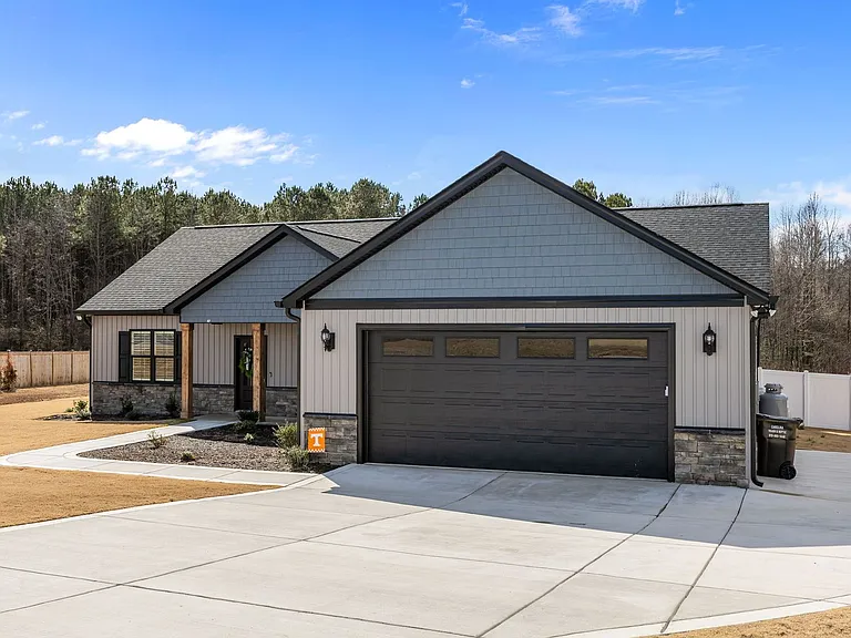 244 Hazelwood Rd — Photo 3