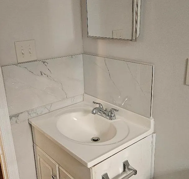 4936 Locust St — Photo 11