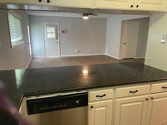 3rd image of 211 Van Winkle St