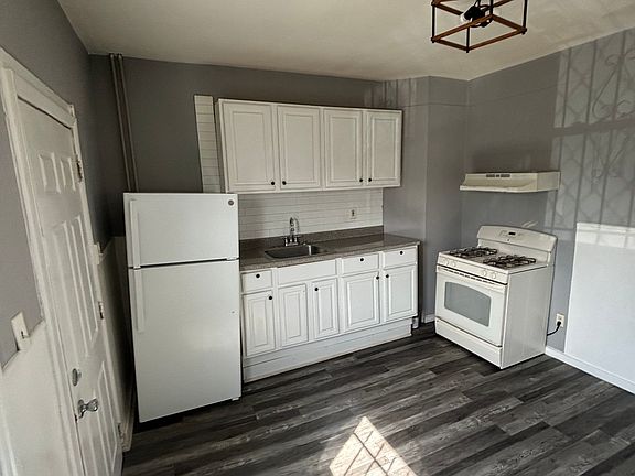 2nd image of 88 Wilson Pl Floor 1