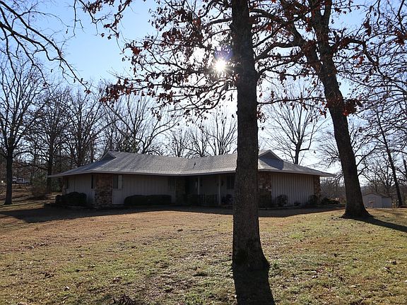 4th image of 126 Hillside Dr