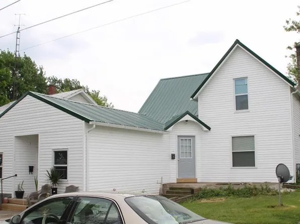 14 Grove Ave, Shelby, OH 44875