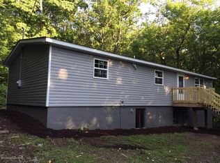 1090 Woodhaven Dr, White Haven, PA