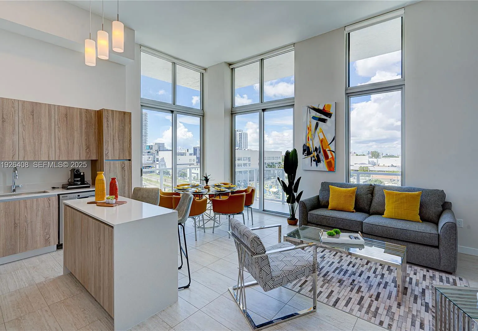 2 bed, 2.0 bath, 1048 sqft, $5,250 — Photo 1