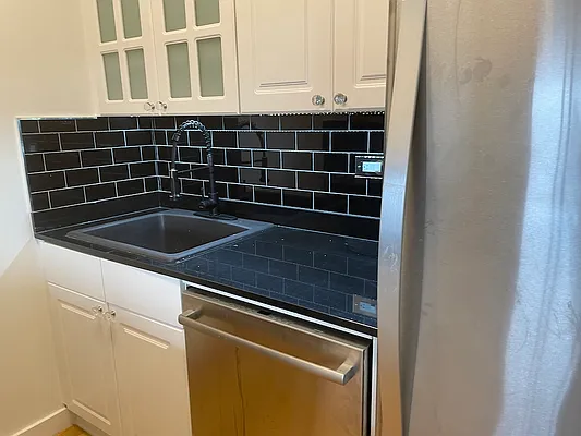 Rented by The Moinian Group | media 4