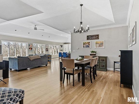 5th image of 8 Riverwood Dr