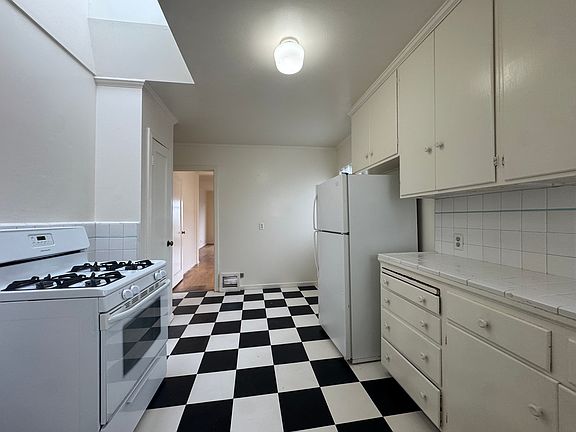 4th image of 803 Kirkham St #803