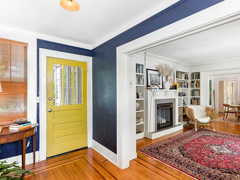 160 Sans Souci St — Photo 9