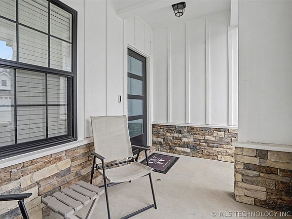 5th image of 1905 W Huntsville Pl