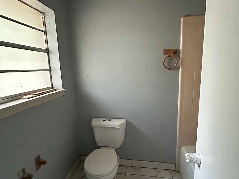 1001 Bert Kouns Industrial Loop — Photo 10