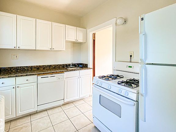 3rd image of 4111 N Ashland Ave