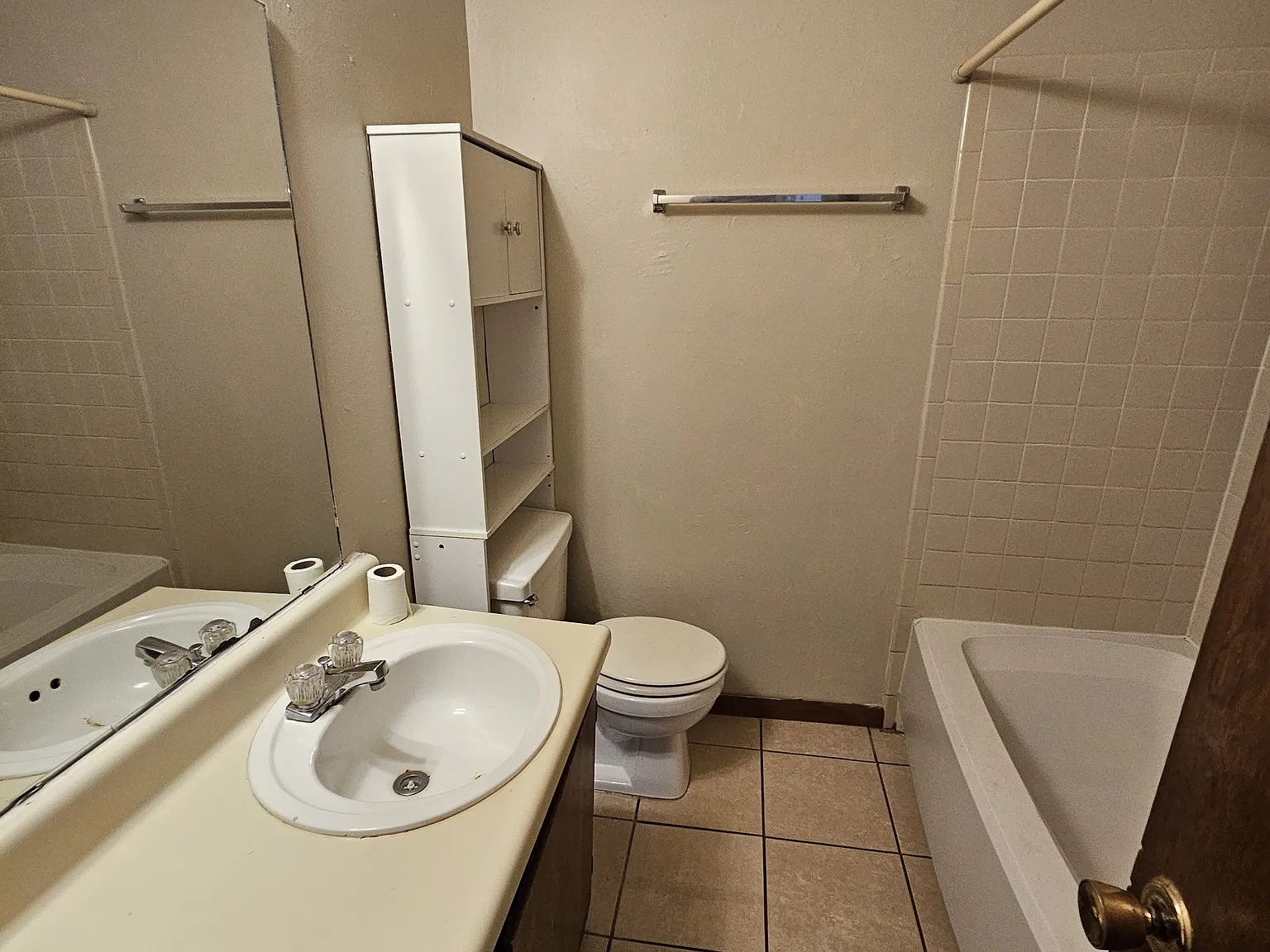 2 bed, 922 sqft, $800 — Photo 4